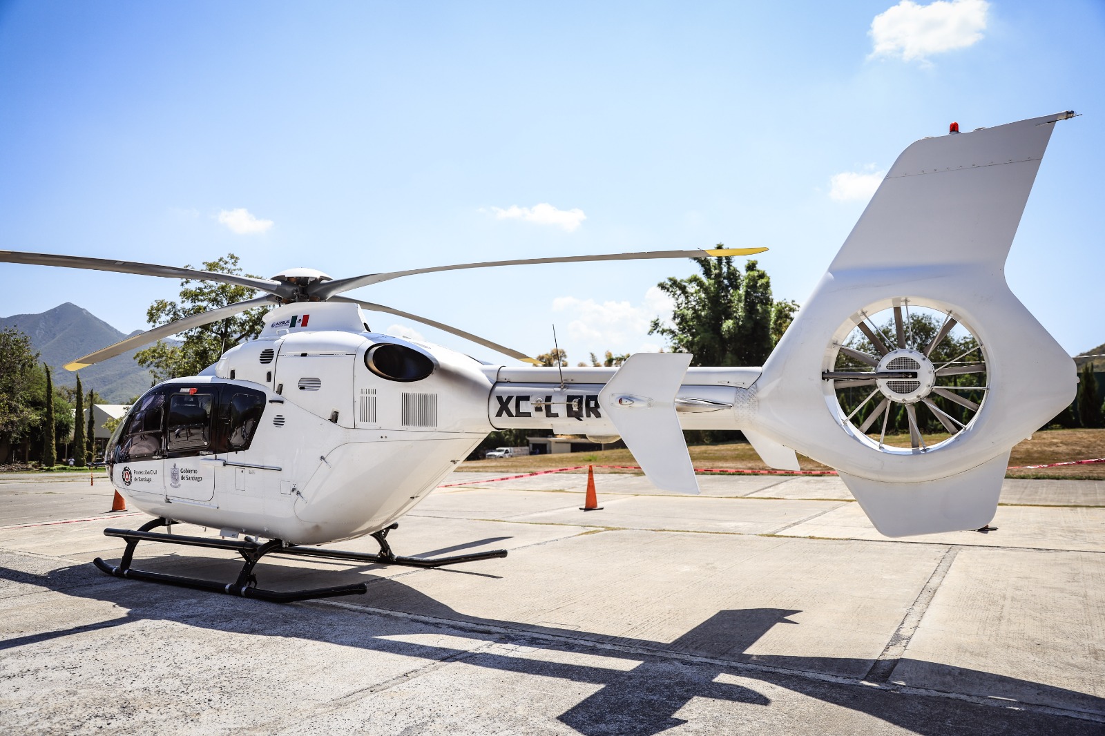 Dona Grupo Cotemar Helicóptero A Municipio De Santiago Secuencia Salud 